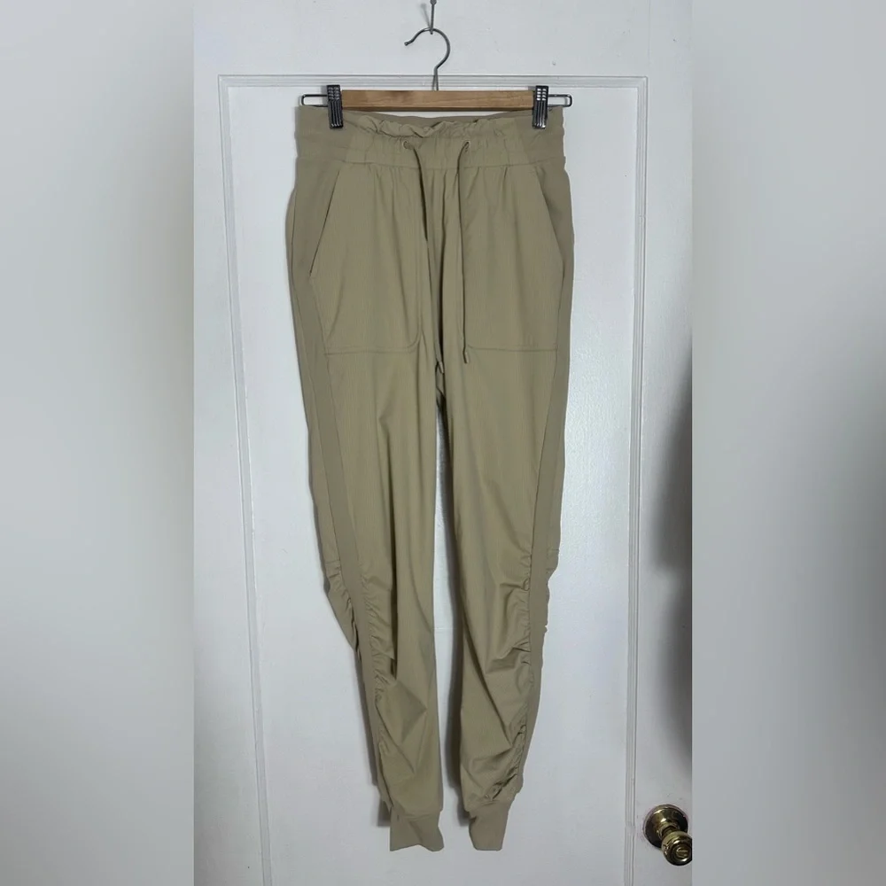 Lululemon Beyond the Studio 7/8 Jogger - Size 4